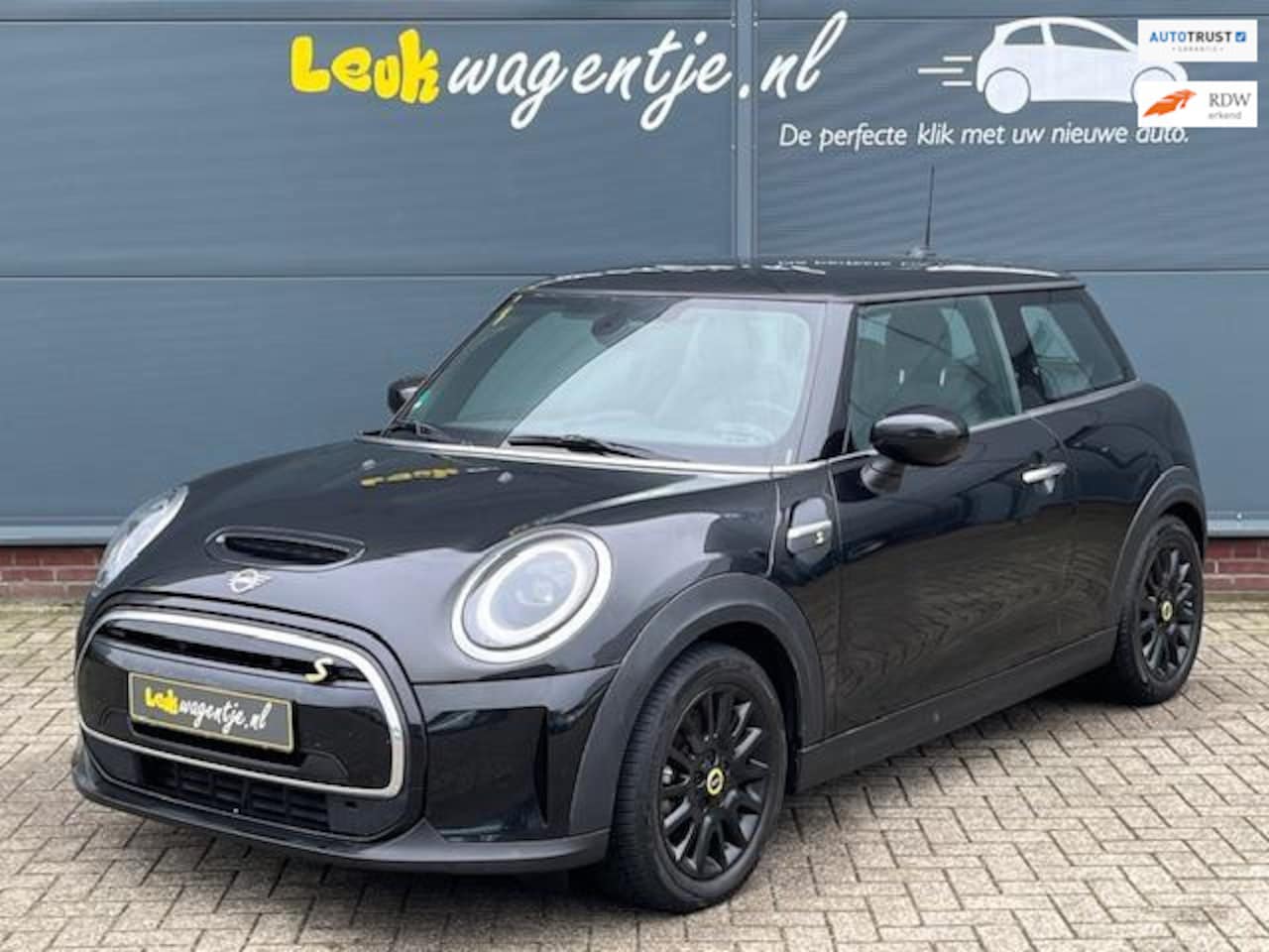 MINI Mini-Electric - Cooper SE 33 kWh *carplay *navi *stoelv. - AutoWereld.nl