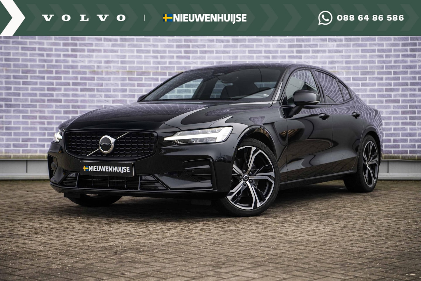 Volvo S60 - 2.0 B4 Plus Dark | Panoramisch schuif/kanteldak | Harman Kardon | Stoel & stuur verwarming - AutoWereld.nl