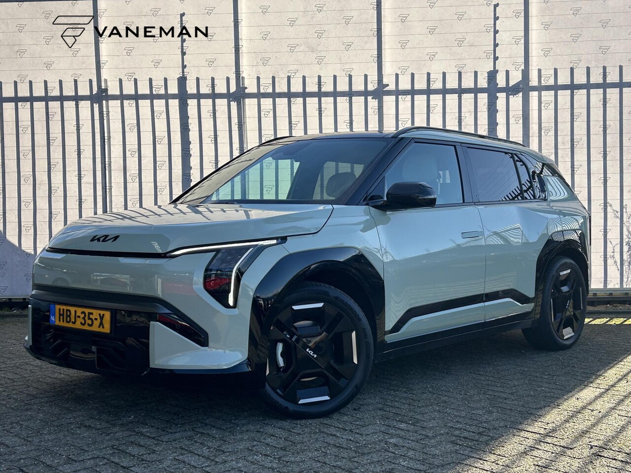 Kia EV3 - GT-Line 81.4 kWh | Stoelverwarming Voor & Achter | Cruise | Camera | Sensoren | Navi | App - AutoWereld.nl