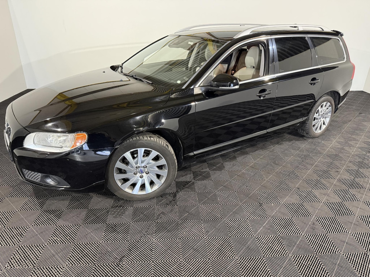 Volvo V70 - 1.6 T4 Limited Edition 1.6 T4 Limited Edition - AutoWereld.nl