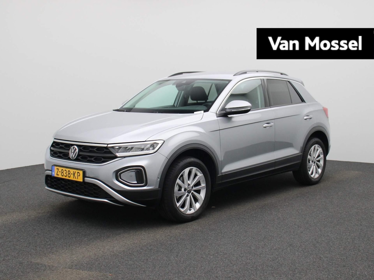 Volkswagen T-Roc - 1.5 TSI Life Edition Automaat | Navigatie | Cruise Control | Parkeersensoren | 17 Inch Vel - AutoWereld.nl