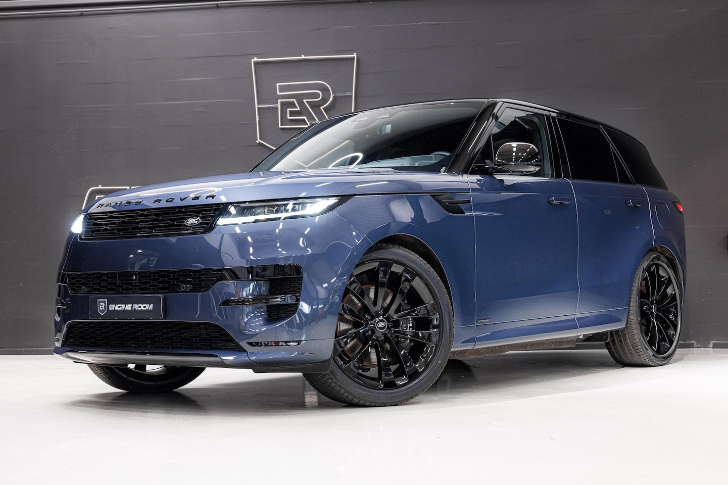 Land Rover Range Rover Sport - 3.0 P550e Autobiography PHEV AHK | 23 " | Klima Pakket | Winter Pakket | - AutoWereld.nl