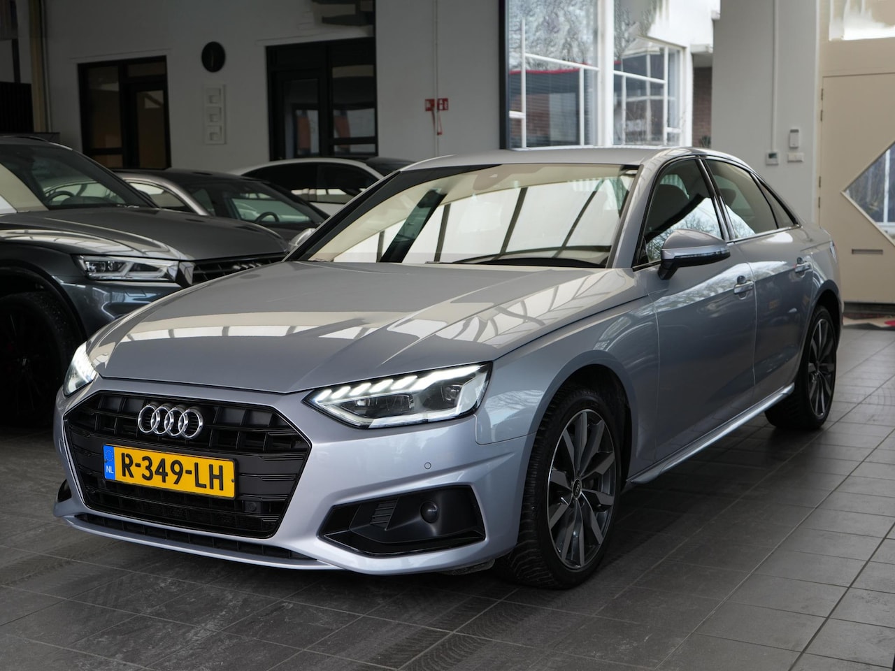 Audi A4 Limousine - 40 TDI S edition | LED | VIRTUAL | CAMERA - AutoWereld.nl