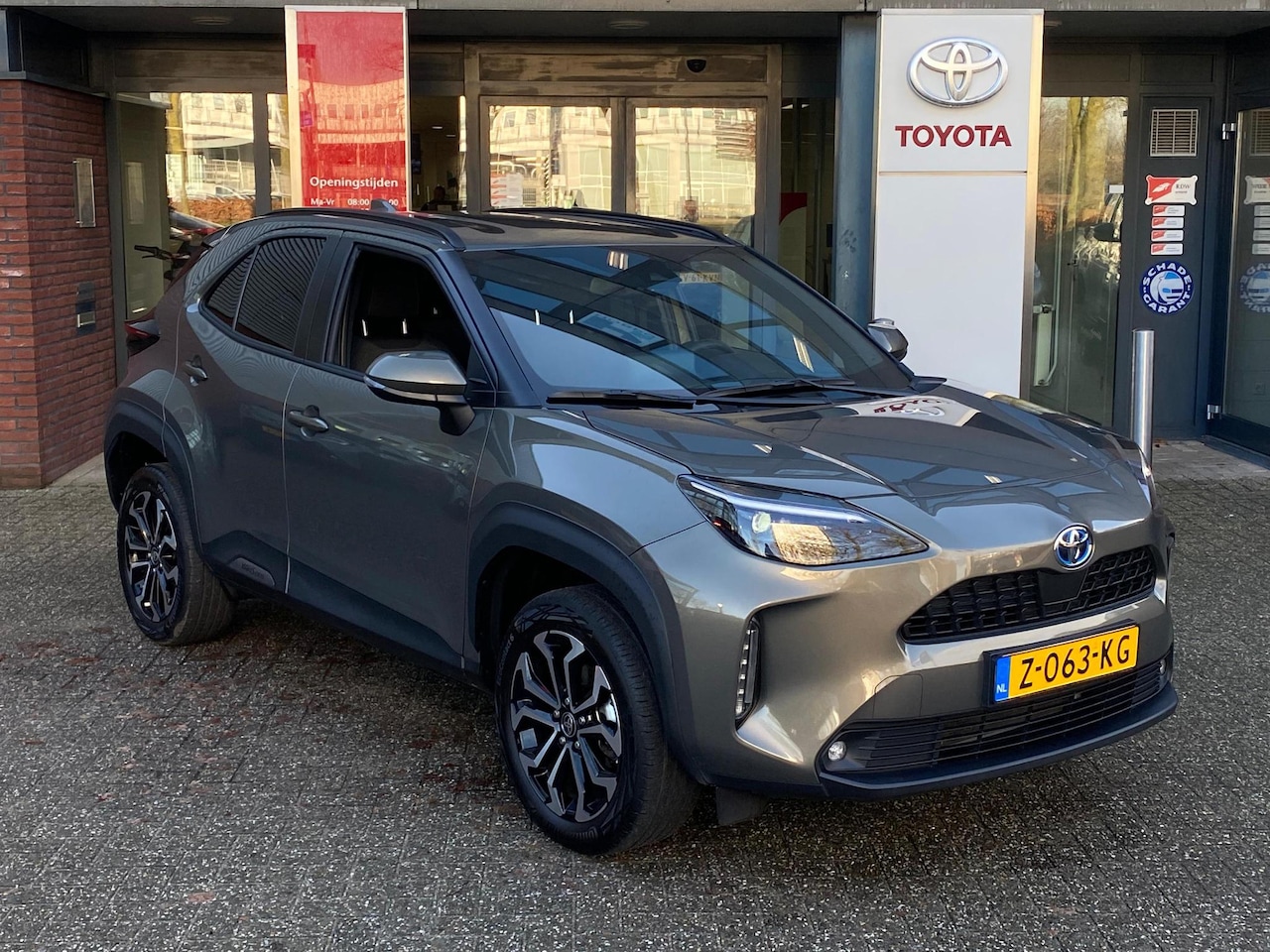 Toyota Yaris Cross - 1.5 HYBRID 115 DYNAMIC APPLE/ANDROID NAVI LED PRIVACY-GLASS 17"LMV NL-AUTO - AutoWereld.nl