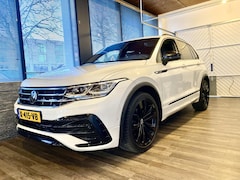 Volkswagen Tiguan - 1.5 TSI R-Line Business+PANO, Led , elect trekhaak