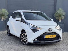 Toyota Aygo - 1.0 VVT-i x-play CAM NAV CARPLAY TEAM D