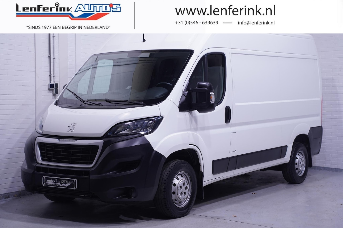 Peugeot Boxer - 2.2 BlueHDi 140 pk L2H2 Premium Navi, Camera Laadruimte Pakket, Trekhaak 2.500 kg, 3-Zits - AutoWereld.nl