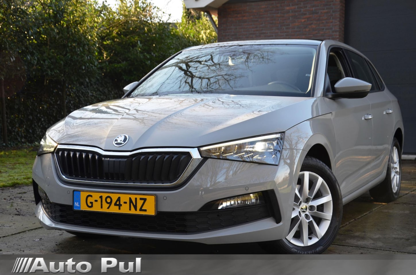 Skoda Scala - 1.5 TSI Business Edition Automaat/Navi/Pdc/Ecc/Stoelverwarming/Panoramadak/Virtual Cockpit - AutoWereld.nl