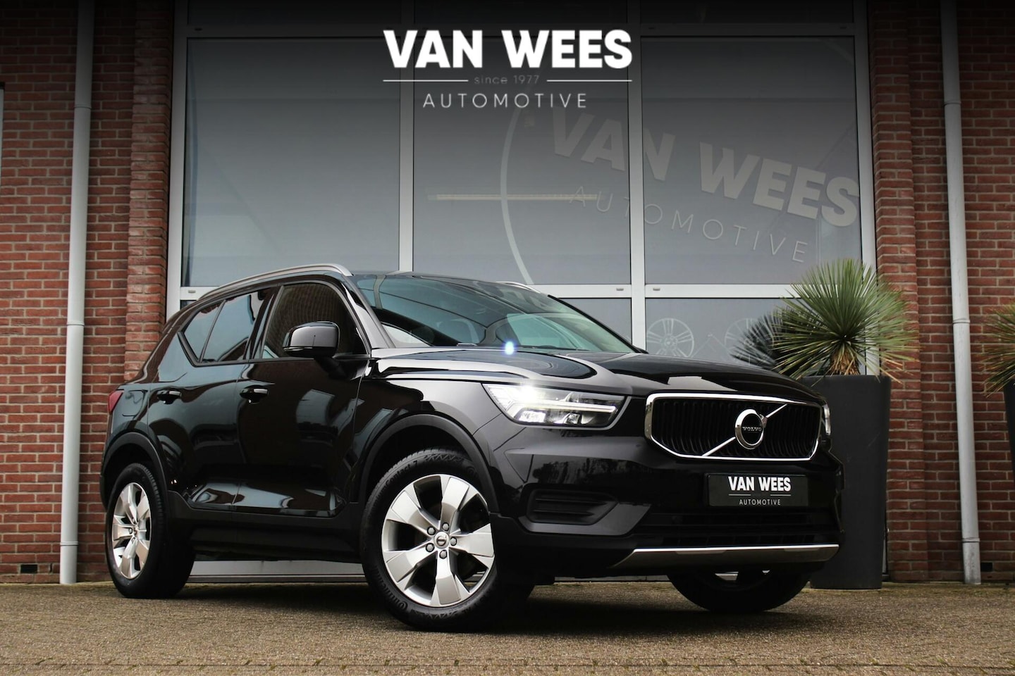 Volvo XC40 - 2.0 D3 Momentum | 1e eigenaar | inc BTW | LED | Harman-Kardon | 18 inch | Camera | Trekhaa - AutoWereld.nl