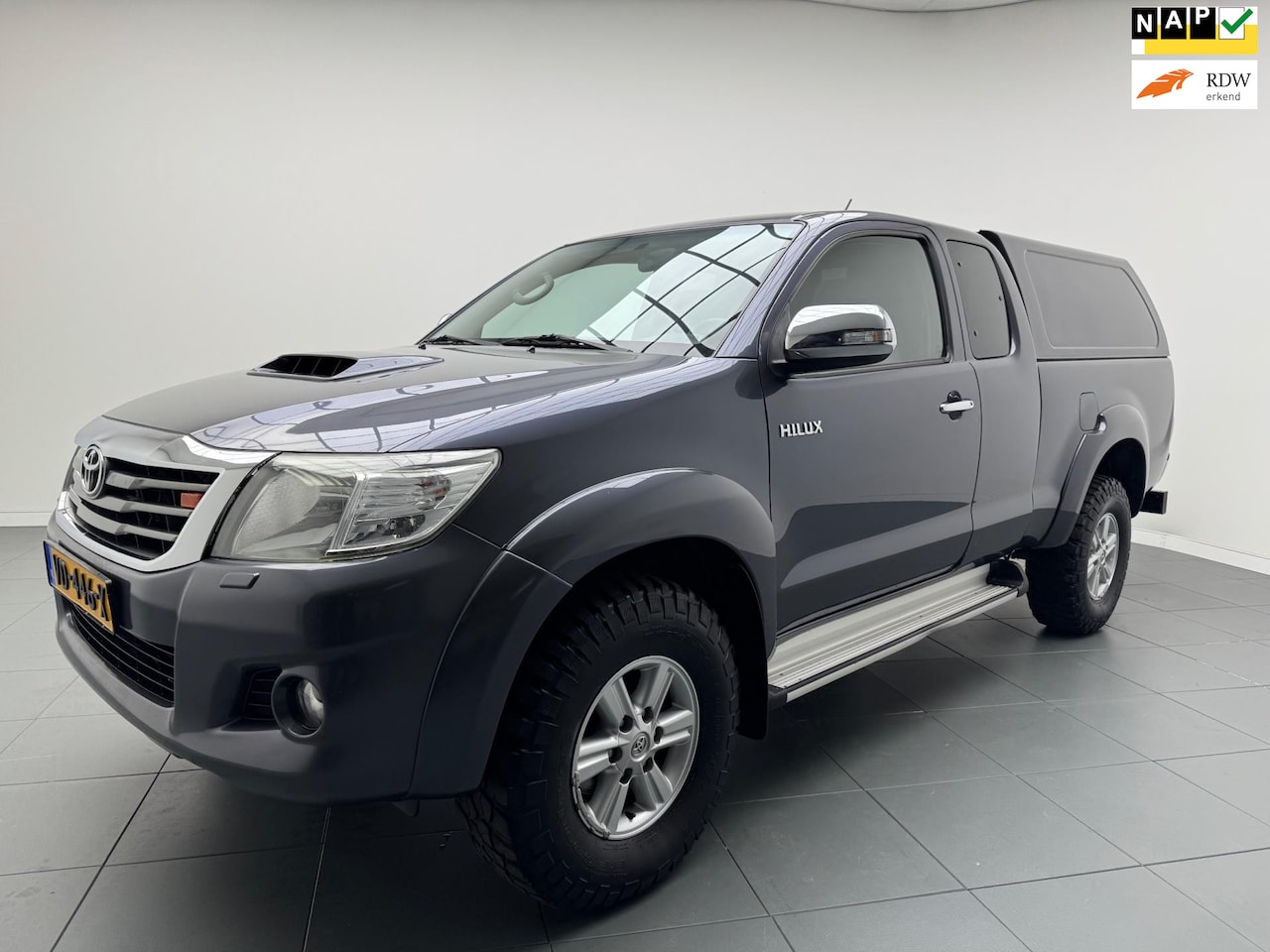 Toyota HiLux - 2.5 D-4D SX Xtra Cab 5 Persoons 4-WD 144 Pk Airco Camera 99 dkm Nap 2e Eig. - AutoWereld.nl