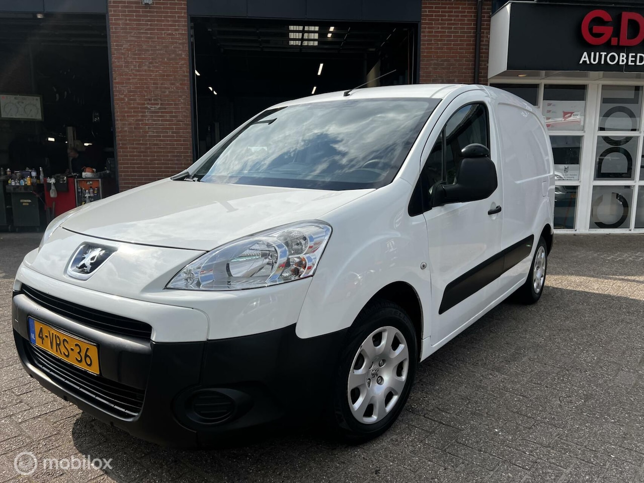 Peugeot Partner - bestel 122 1.6 HDI L2 XT Profit marge airco - AutoWereld.nl