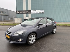 Ford Focus - 1.0i EcoBoost Lease Titanium 101 PK. Zeer zuinige en prachtige auto Zeer goed onderhouden