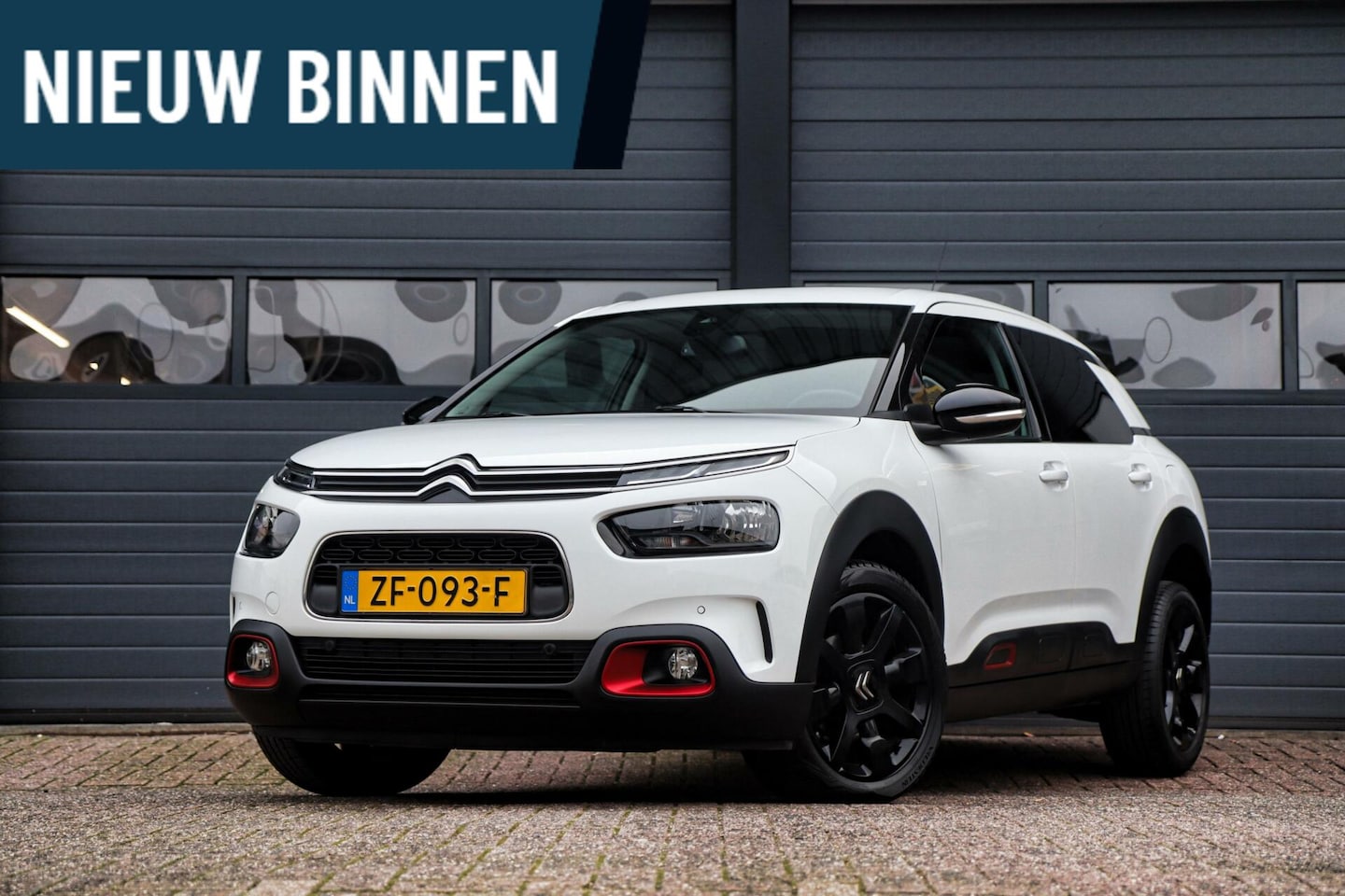 Citroën C4 Cactus - 1.2 PureTech Shine /LED/PANODAK/CAMERA/KEYLESS/LEDER/CARPLAY! - AutoWereld.nl