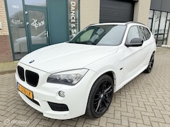 BMW X1 - sDrive18i|M-pakket|Automaat|Pano|19inch|Xenon|