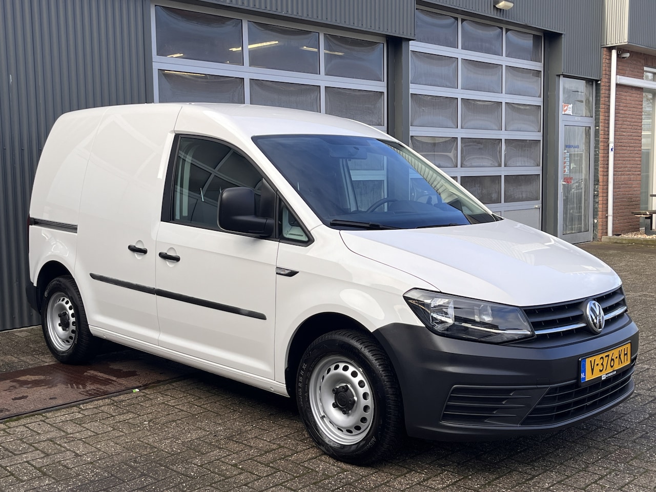 Volkswagen Caddy - 2.0 TDI L1H1 Euro 6 Airco Cruise controle Schuifdeur Bpm vrij Navigatie 1e eigenaar Euro 6 - AutoWereld.nl