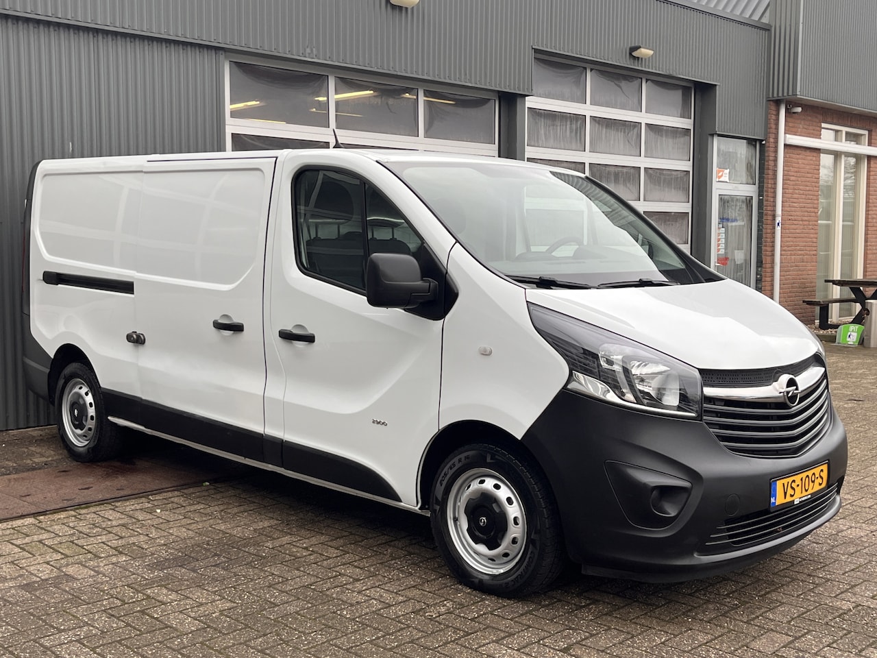 Opel Vivaro - 1.6 CDTI L2H1 Edition EcoFlex 120pk Airco Cruise controle Navigatie Kastinrichting Lang Bp - AutoWereld.nl