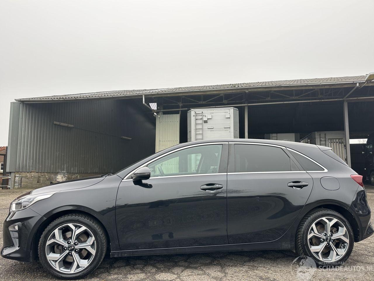 Kia Cee'd - Ceed 1.0 T-GDi 120pk 6-bak Dynamic PlusLine - AutoWereld.nl