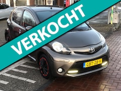 Toyota Aygo - 1.0 VVT-i Comfort 5 DEURS /AIRCO/ PRIVACY GLAS