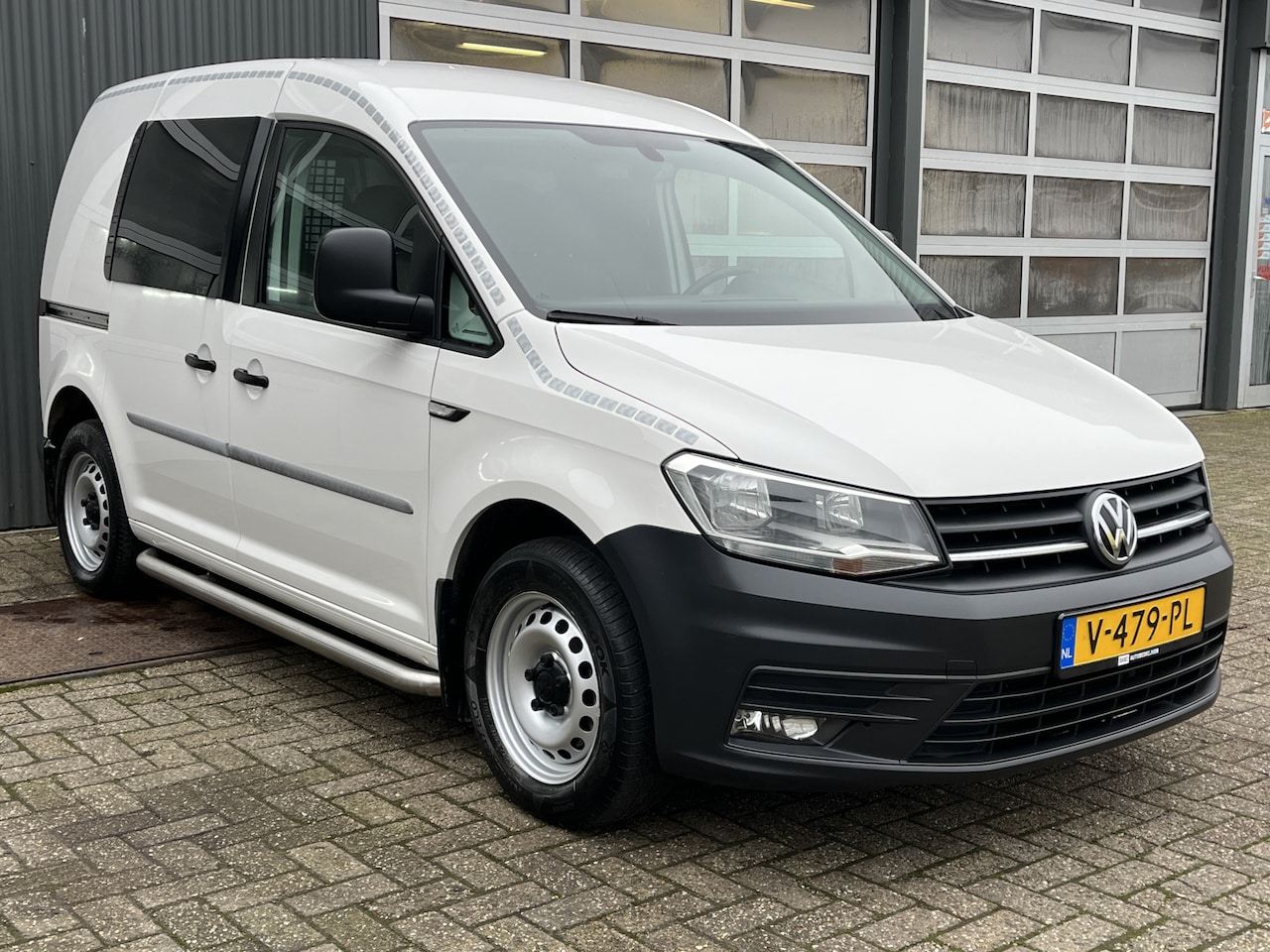 Volkswagen Caddy - 2.0 TDI L1H1 Euro 6 Airco Cruise controle Trekhaak Schuifdeur Bpm vrij Navigatie 1e eigena - AutoWereld.nl