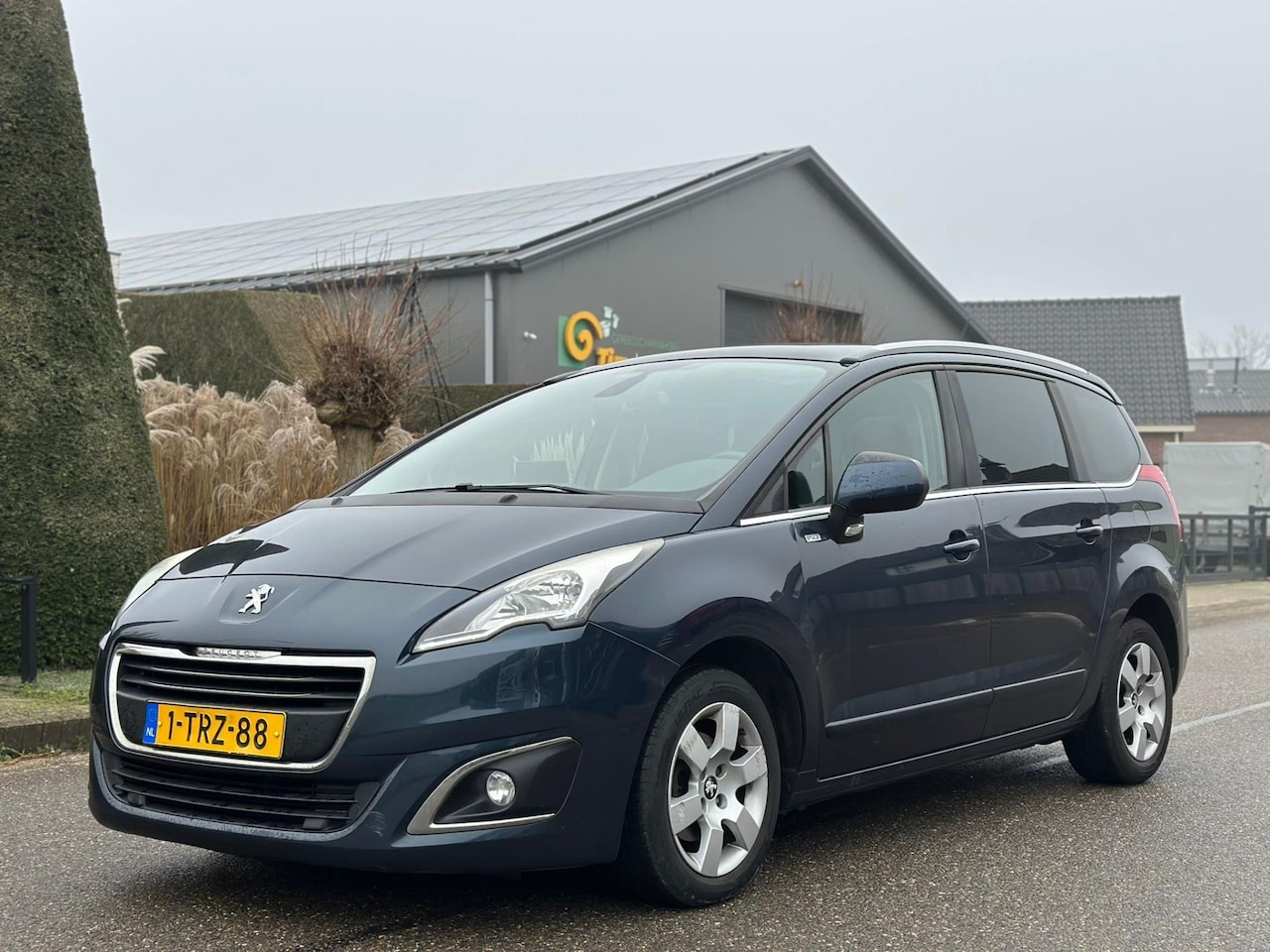 Peugeot 5008 - 1.6 e-HDi Style 7Pers 2014 Navi/Clima/Lmv - AutoWereld.nl