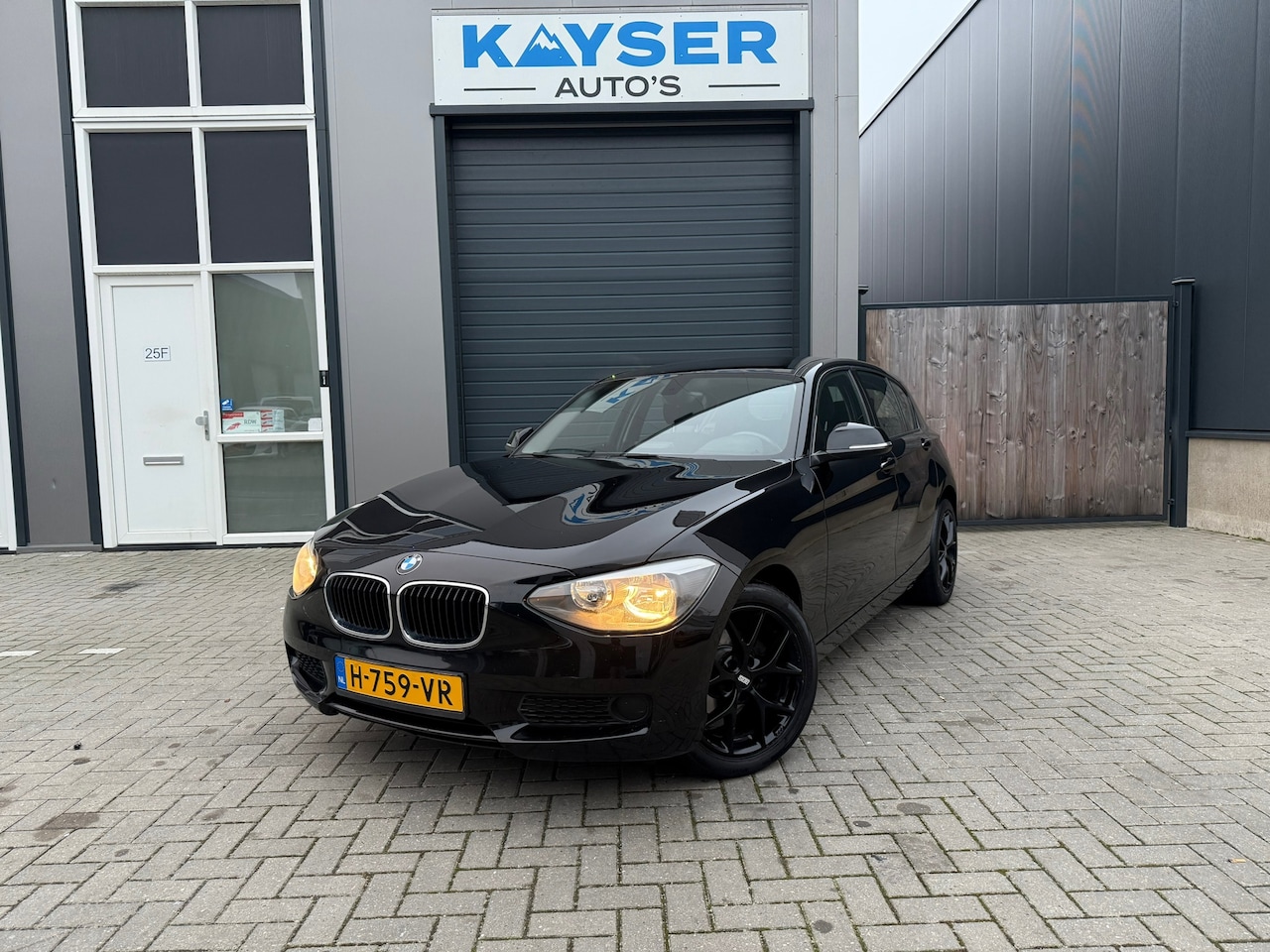 BMW 1-serie - 116i Business 5Drs PDC A Stoelverw Airco - AutoWereld.nl