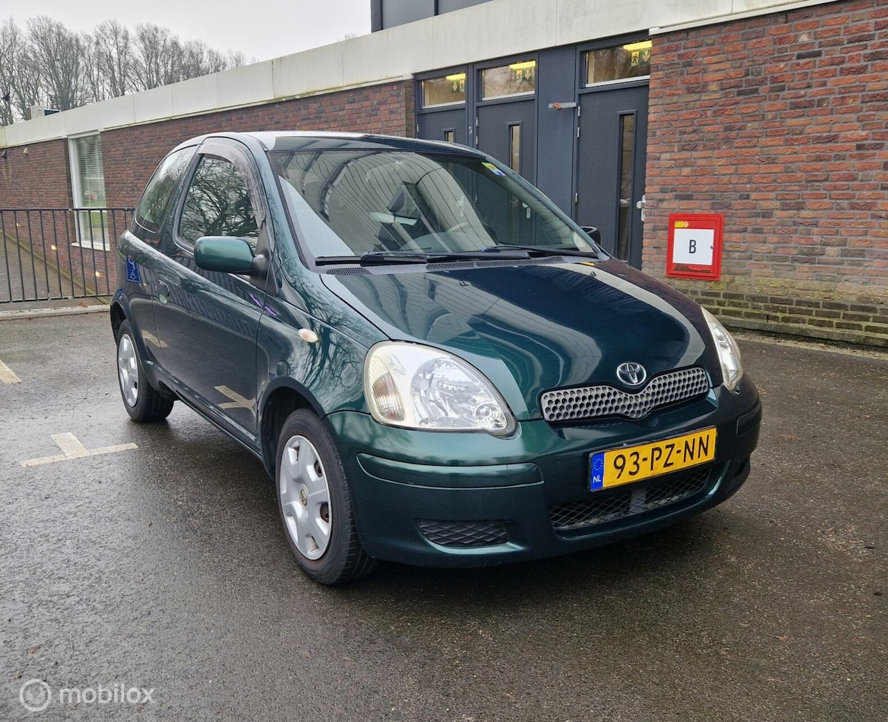 Toyota Yaris - 1.3 VVT-i Sol 2005 3 drs Groen APK 10-2025 - AutoWereld.nl