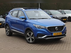 MG ZS - EV Luxury 45 kWh / Panoramadak / Camera / Leder / 17'' / Keyless / Navigatie / ACC / Dodeh