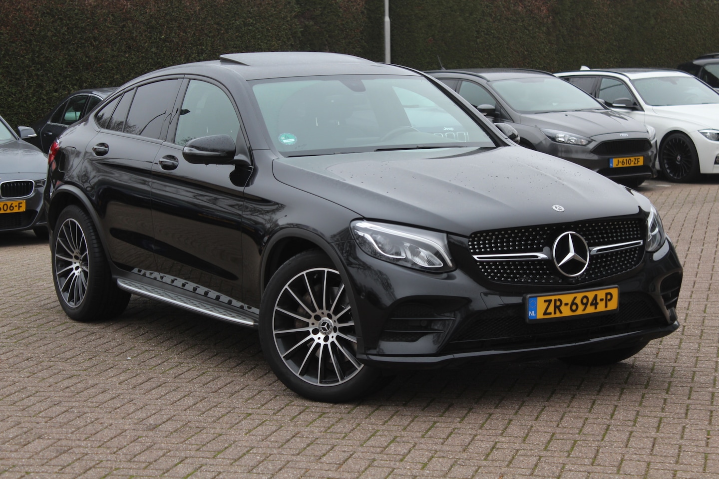 Mercedes-Benz GLC-klasse Coupé - 250 4MATIC Business Solution AMG / Trekhaak / Schuifdak / 360Camera / Leder / Navigatie / - AutoWereld.nl