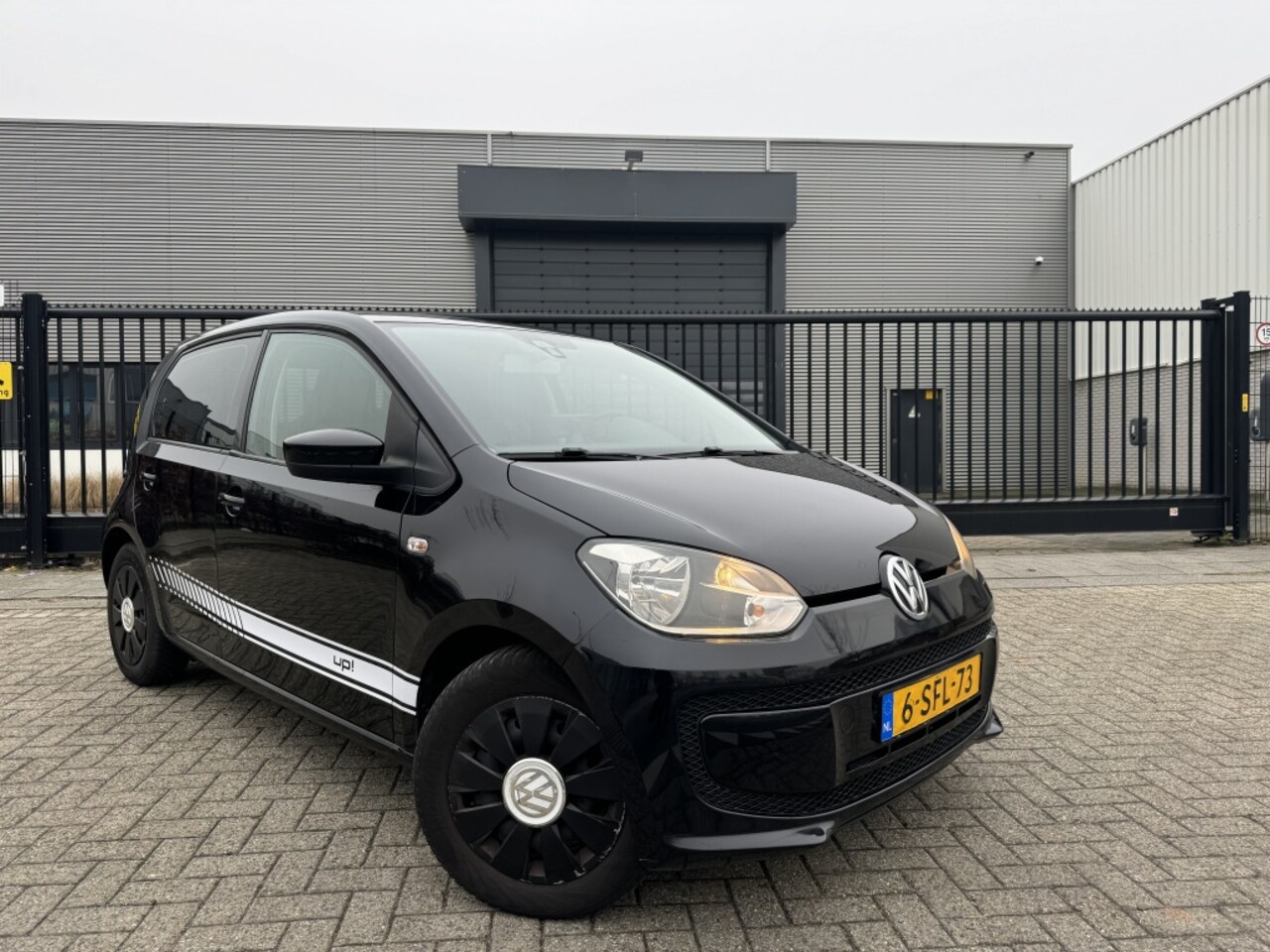 Volkswagen Up! - 1.0 move up! Carplay|Bluetooth 2013 - AutoWereld.nl