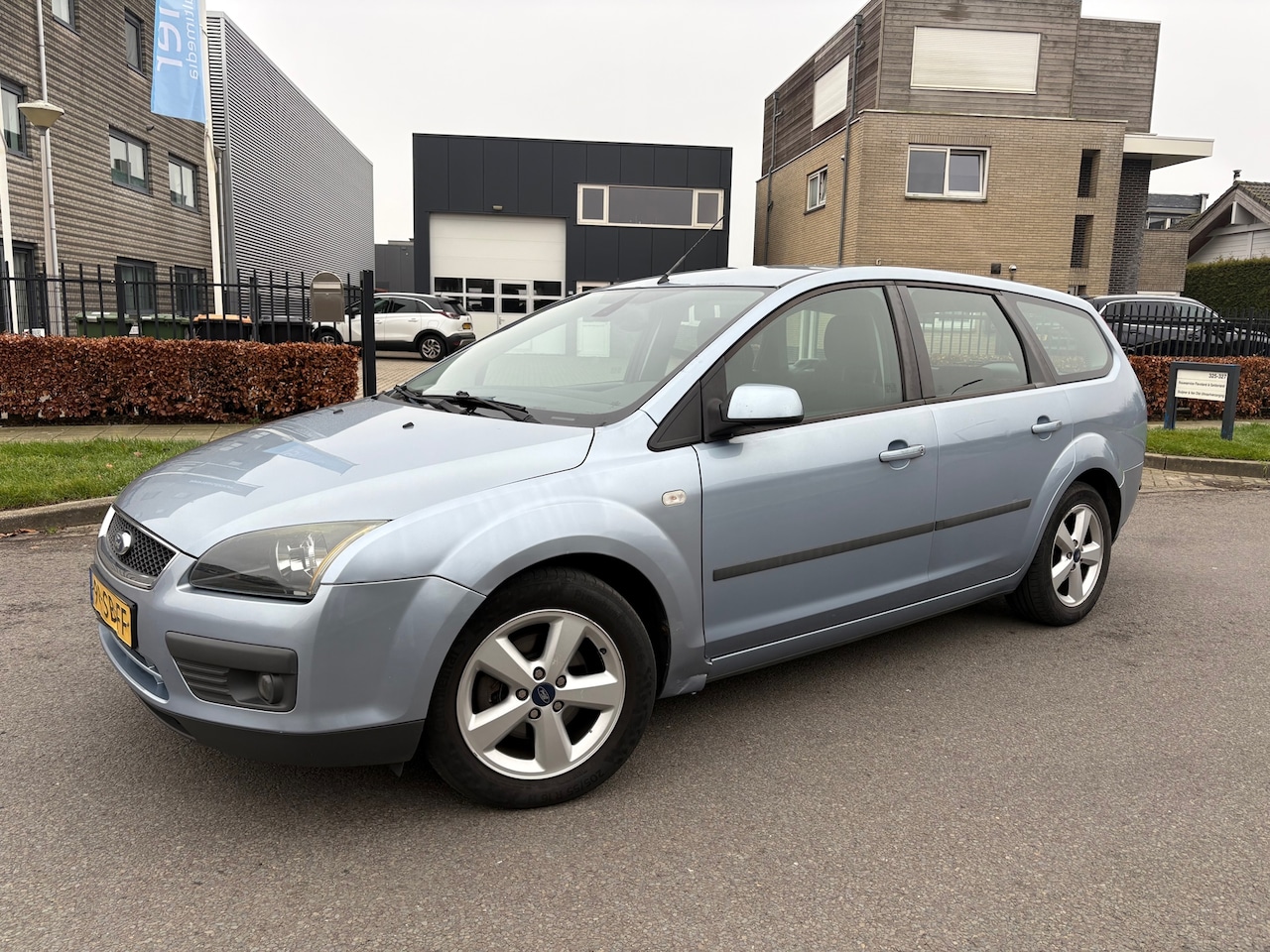 Ford Focus Wagon - 1.6-16V Futura APK/Carkit/Bluetooth - AutoWereld.nl