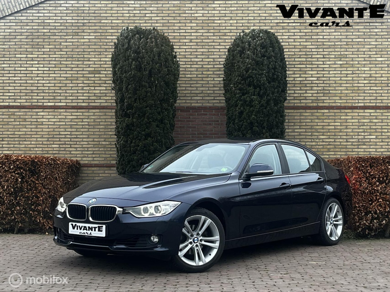 BMW 3-serie - 320i High Executive Leder*Cruise*Navi*Dealer.OH - AutoWereld.nl