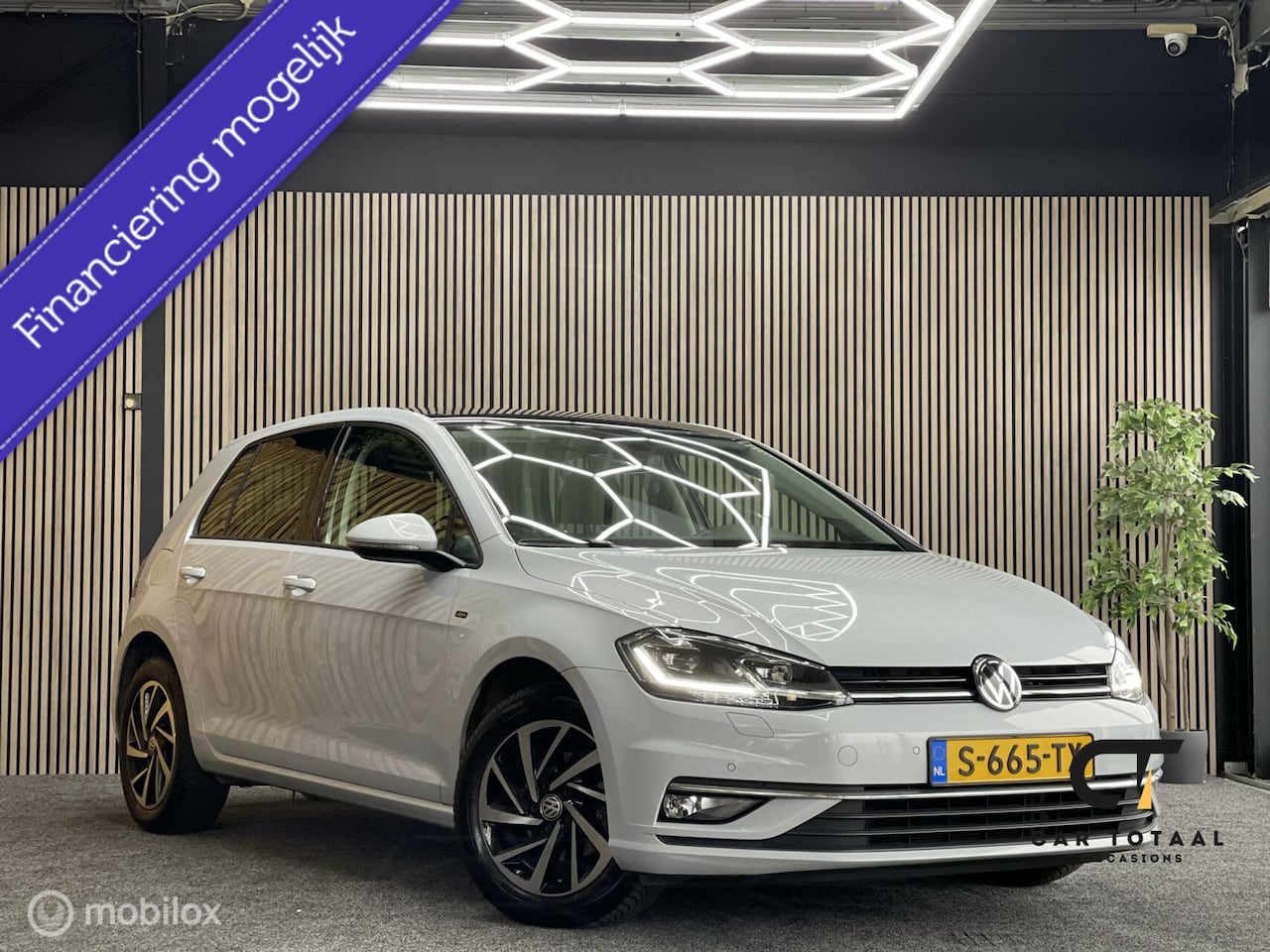 Volkswagen Golf - 1.0 TSI Highline R|Pano|Virtual|Dynaudio|VOL - AutoWereld.nl