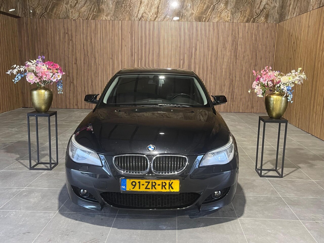 BMW 5-serie - 525i Business Line M Pakket Automaat Leer Bomvol Zwart 2008 - AutoWereld.nl