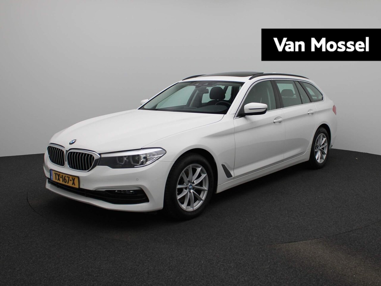 BMW 5-serie Touring - 520i Executive | MEMORY | PANORAMADAK | LED VERLICHITNG | KEYLESS START | NAVIGATIE | - AutoWereld.nl