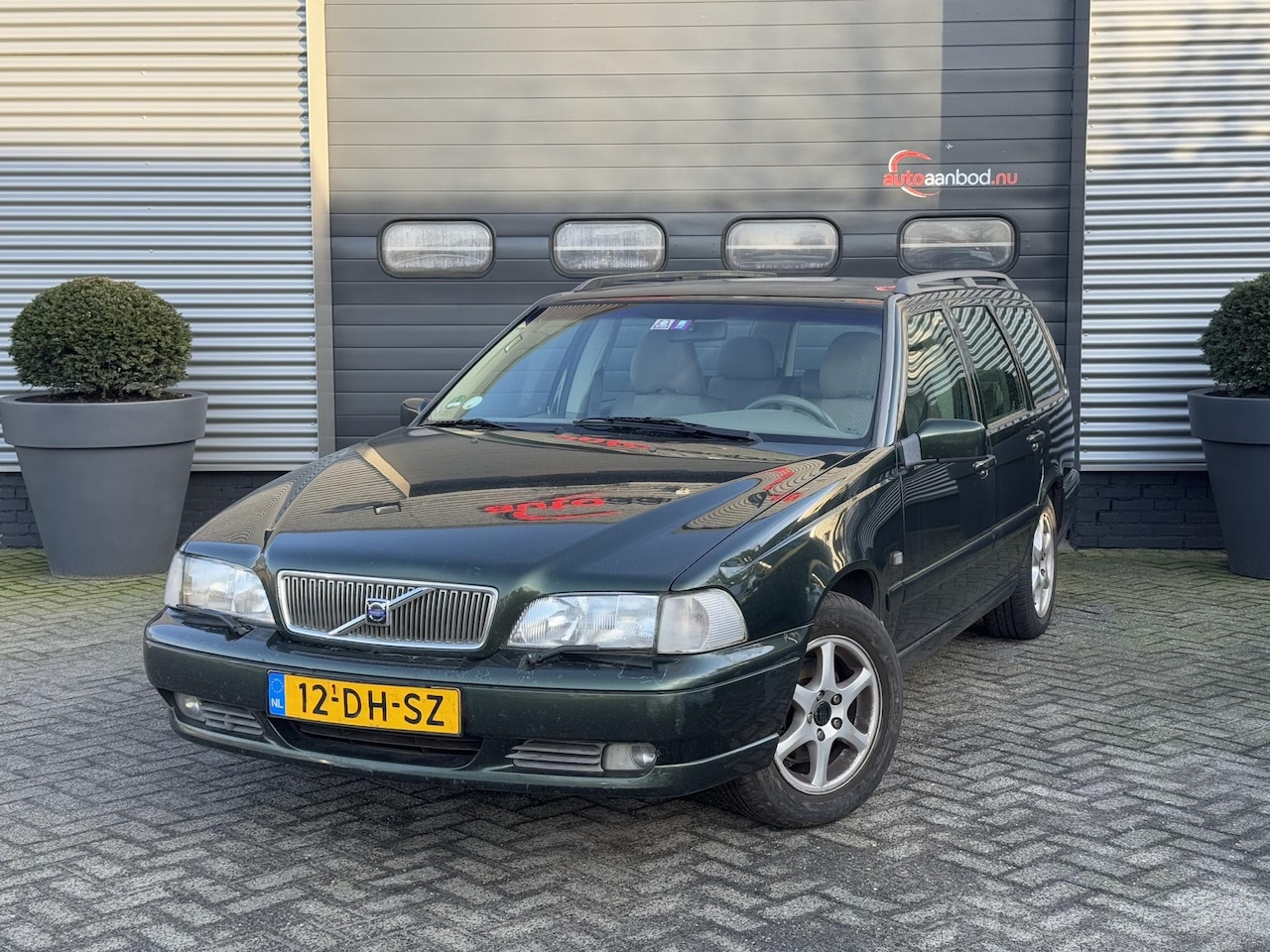 Volvo V70 - 2.4 Comfort | Airco | Stoelverwarming | Elektrische Ramen | Cruise Control | Lichtmetalen - AutoWereld.nl