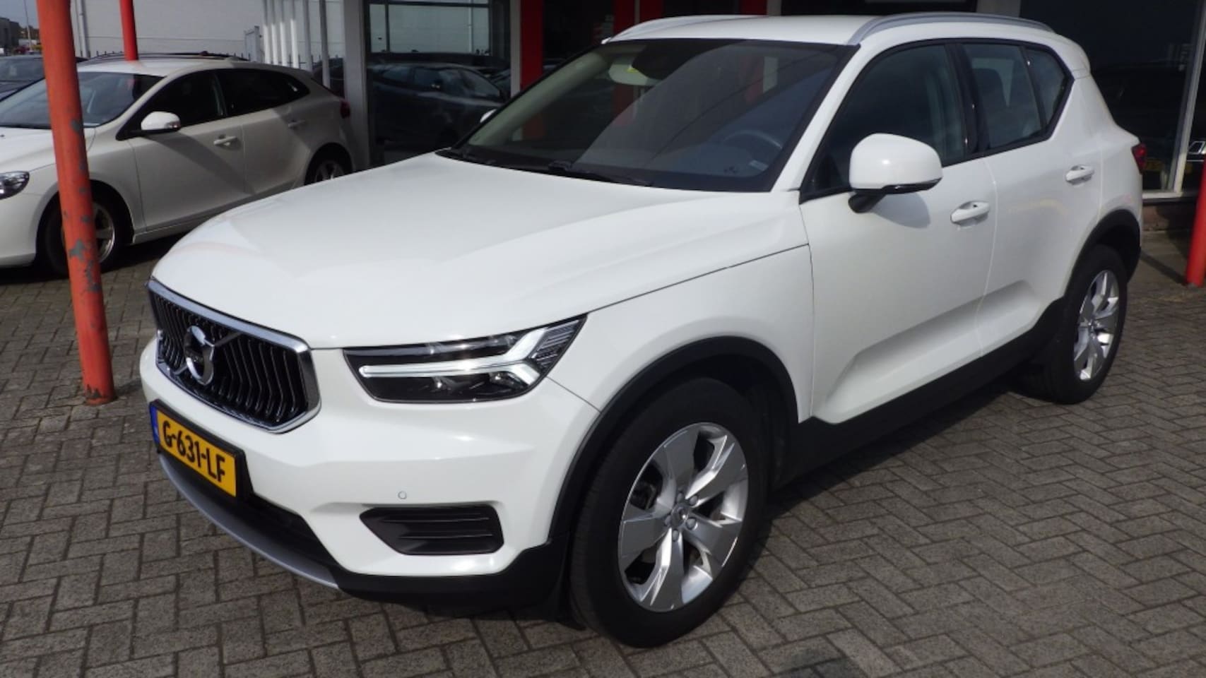 Volvo XC40 - T3 automaat 163PK Navigatie/Led koplampen/elektrische kofferklep - AutoWereld.nl