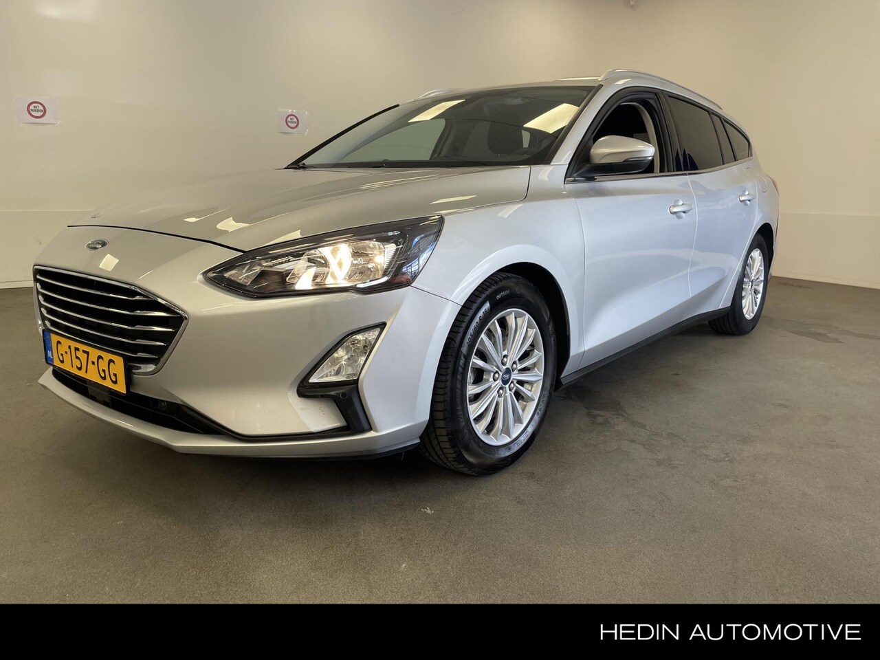 Ford Focus Wagon - 1.0 EcoBoost Titanium Business Automaat / Trekhaak / Navigatie / Cruise Control - AutoWereld.nl