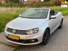 Volkswagen Eos - 1.4 TSI Highline ECC Audio/CD Navigatie El. pakket LMV 16" Cruisecontrol Leder Sportstoele