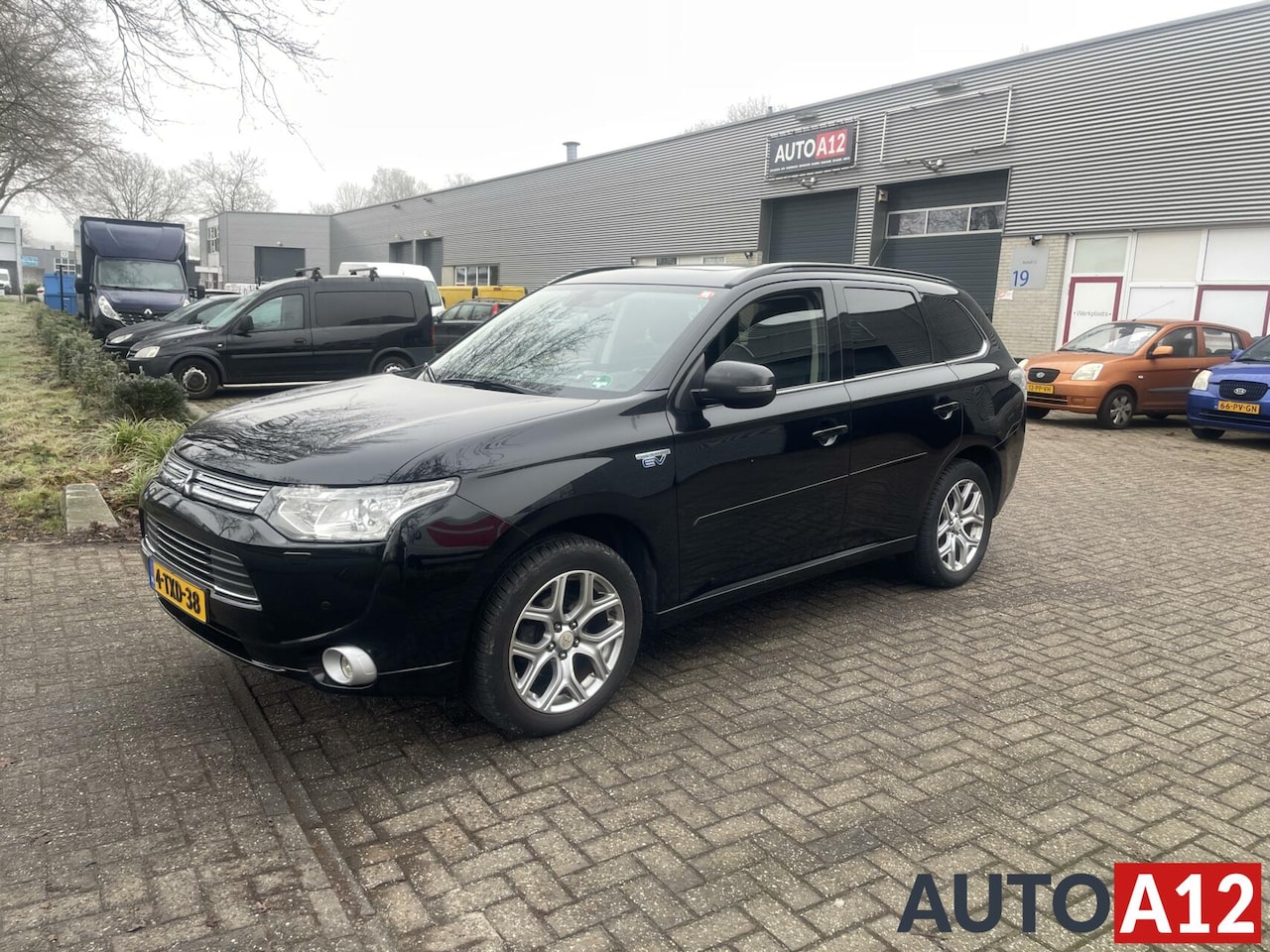 Mitsubishi Outlander - 2.0 PHEV instyle 2.0 PHEV Instyle+ - AutoWereld.nl