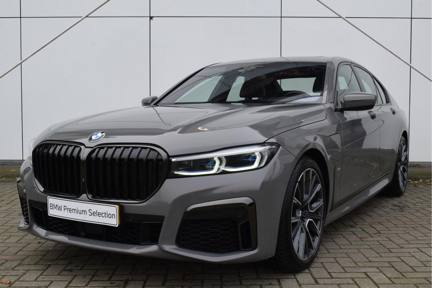 BMW 7-serie - 745e High Executive M Sport Automaat / Schuif-kanteldak / Active Steering / Laserlicht / P - AutoWereld.nl