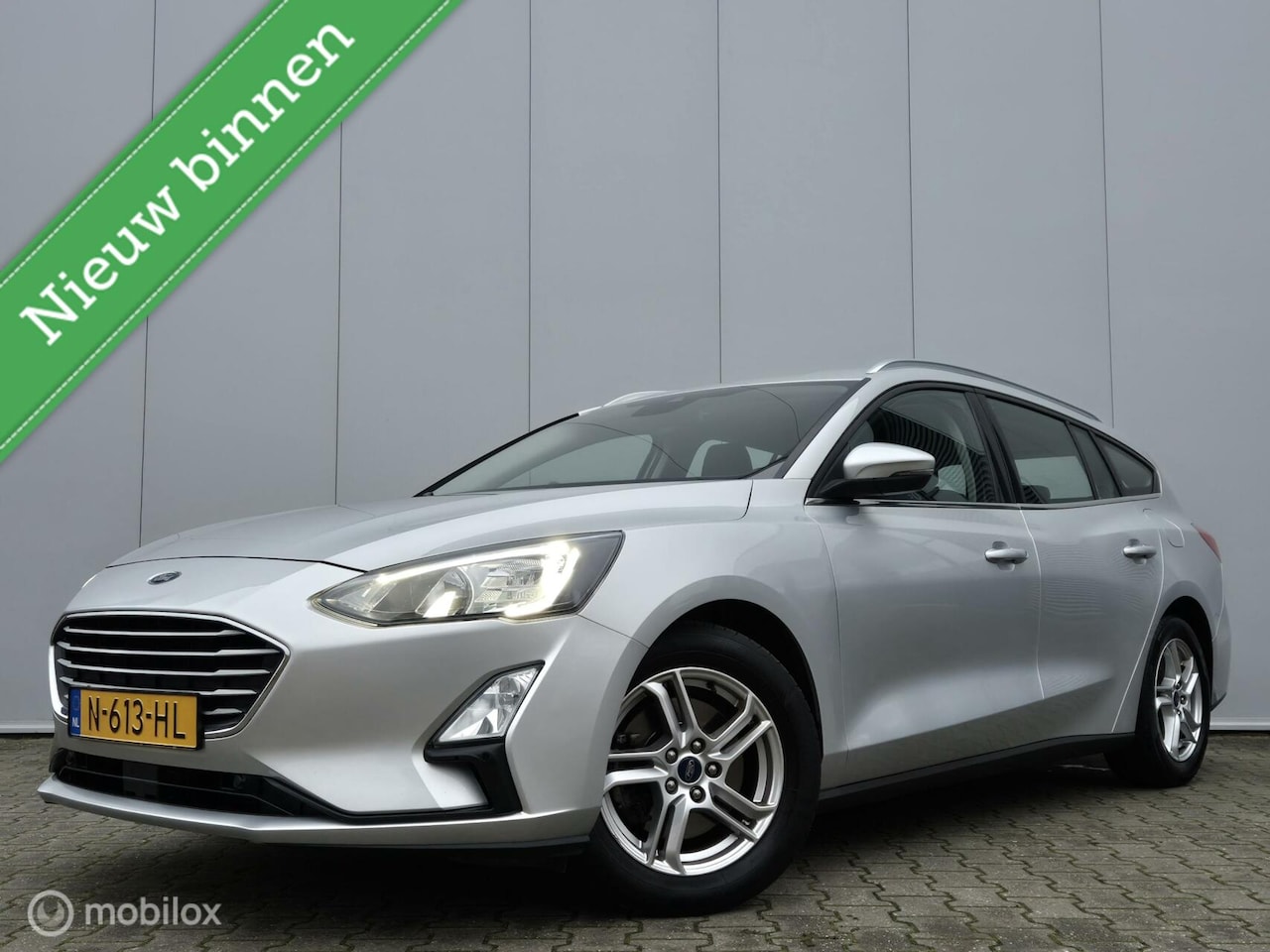 Ford Focus Wagon - 1.0 ECOBOOST HYBRID/LED/TREKHAAK/CAMERA/CARPLAY - AutoWereld.nl