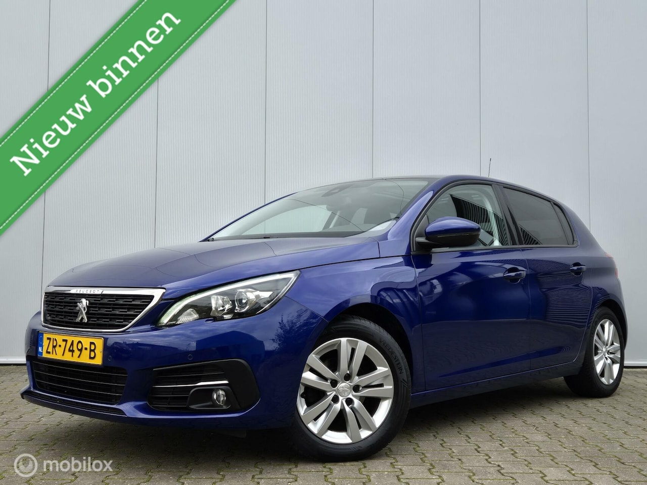 Peugeot 308 - 1.2 PURETECH EXECUTIVE/PANO/CARPLAY/TREKHAAK/LED/LANE ASSIST - AutoWereld.nl