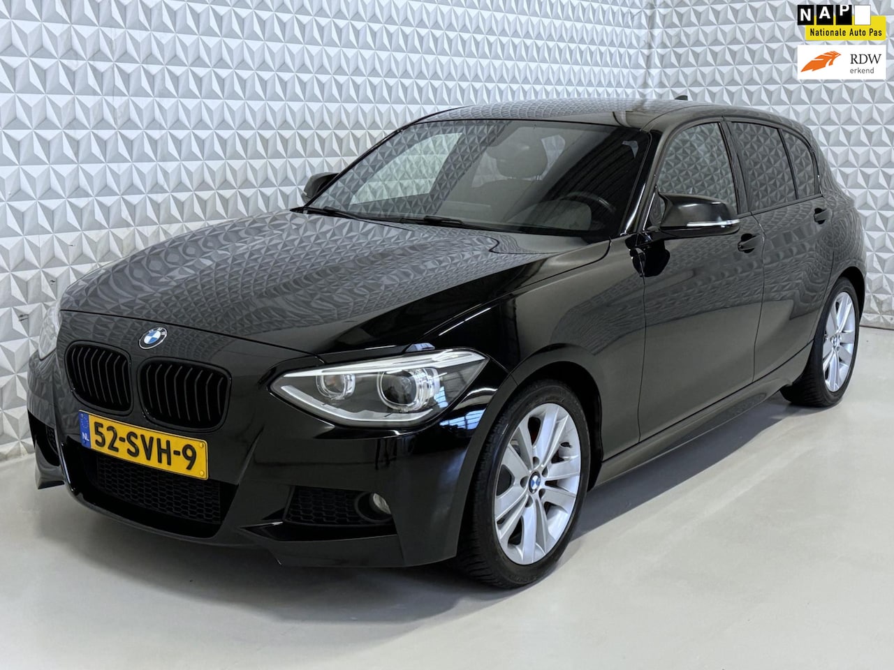 BMW 1-serie - 118i Business 5-deurs M-PAKKET / 140.000km (2011) - AutoWereld.nl