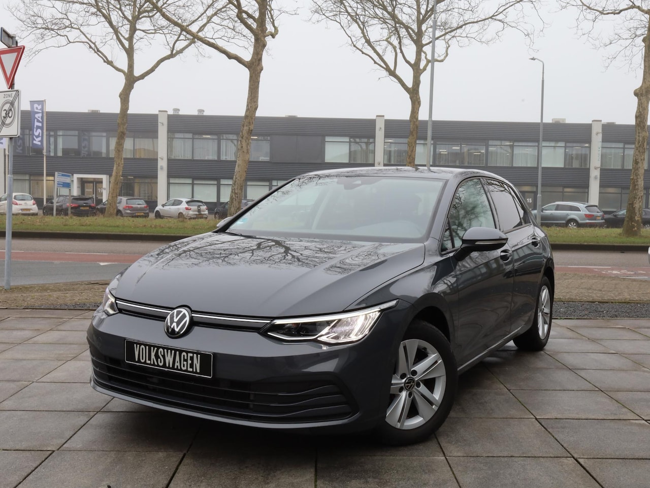 Volkswagen Golf - 1.5 eTSI Camera | Adaptive Cruise | Stoel&Stuurverwarming | Getint glas | Carplay | - AutoWereld.nl