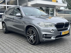 BMW X5 - xDrive30d High Executive 7p. HUD Panoramadak Trekhaak Comfort Access Luchtvering 21" Licht