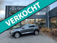 Volkswagen T-Roc - 1.5 TSI Style camera- stoel en stuurverwarming