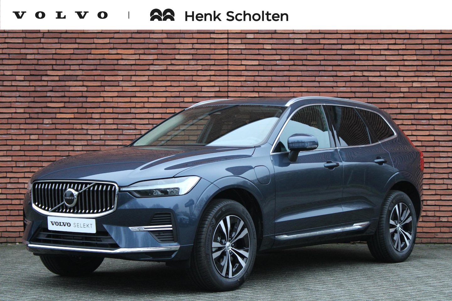 Volvo XC60 - T6 AWD AUT8 350PK Essential Edition Bright| ***Per direct leverbaar***  Adaptieve Cruise C - AutoWereld.nl