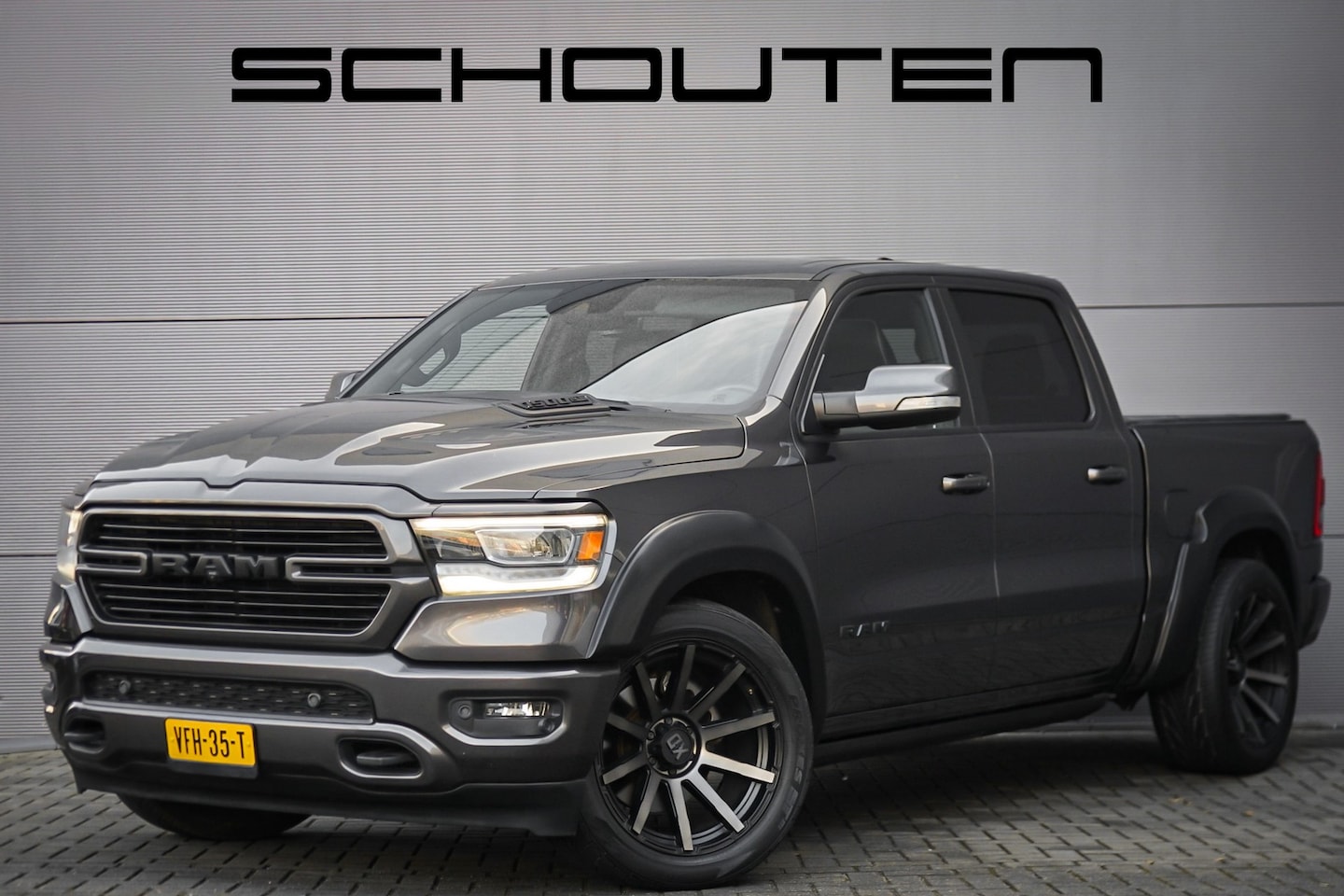 Dodge Ram 1500 - 5.7 V8 Laramie Crew Cab Night Pano 22" 1e Eig Ori NL - AutoWereld.nl