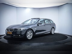 BMW 5-serie Touring - 520xdA Luxury Edition PANO/XENON/CAMERA/ACC/STOELVERW./HEAD UP/NAVI/PDC V+A/LMV