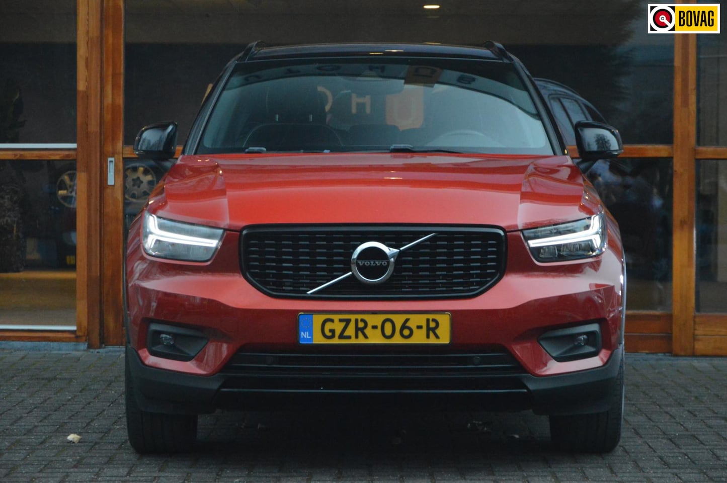 Volvo XC40 - 1.5 T4 Recharge R-Design | Pilot-assist | Camera | Apple CarPlay | On-Call | BLIS | - AutoWereld.nl